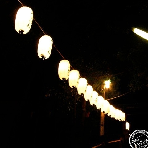 Advertise by handbills