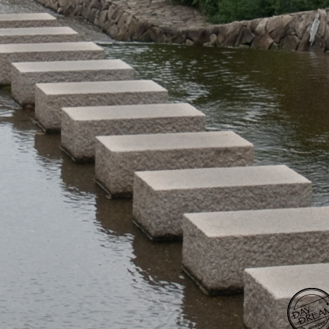 Stone-paper-scissors Jump!